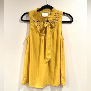 🔥Maeve Yellow Sleeveless Top with Bow Detail🔥